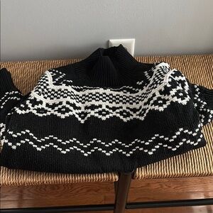 Black and White Patterned Women's Sweater
